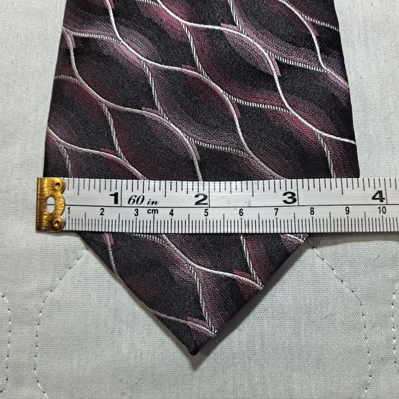 Crazy Horse 💯 Silk Designer Necktie 3.75"x58" Black/Purple Abstract Pattern - Picture 8 of 9